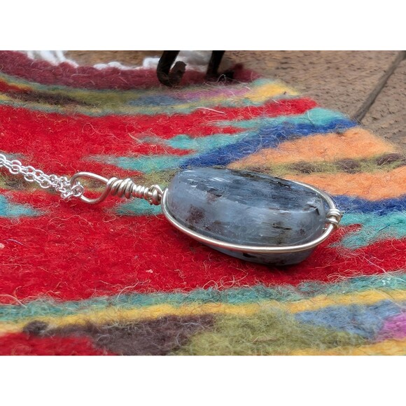 Vintage Sterling Labradorite Pendant Necklace - Picture 7 of 10